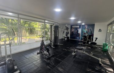 Casa de dos niveles en Venta Condominio Rosales