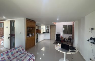 Casa de dos niveles en Venta Condominio Rosales
