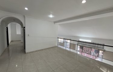 Casa Comercial Perfecta para Empresa en Barrio Altico