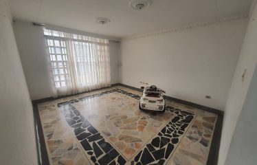 Casa amplia en Venta Barrio La Gaitana Colonial