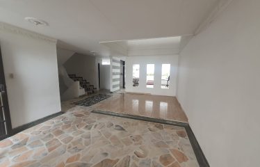 Casa amplia en Venta Barrio La Gaitana Colonial