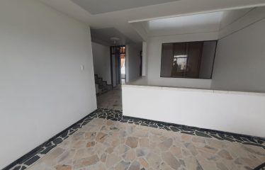 Casa amplia en Venta Barrio La Gaitana Colonial