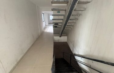 Edificio Comercial de Tres Niveles, en Arriendo y/o Venta Barrio Santa Librada