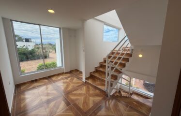 Se Vende Casa Sobre Via Nacional